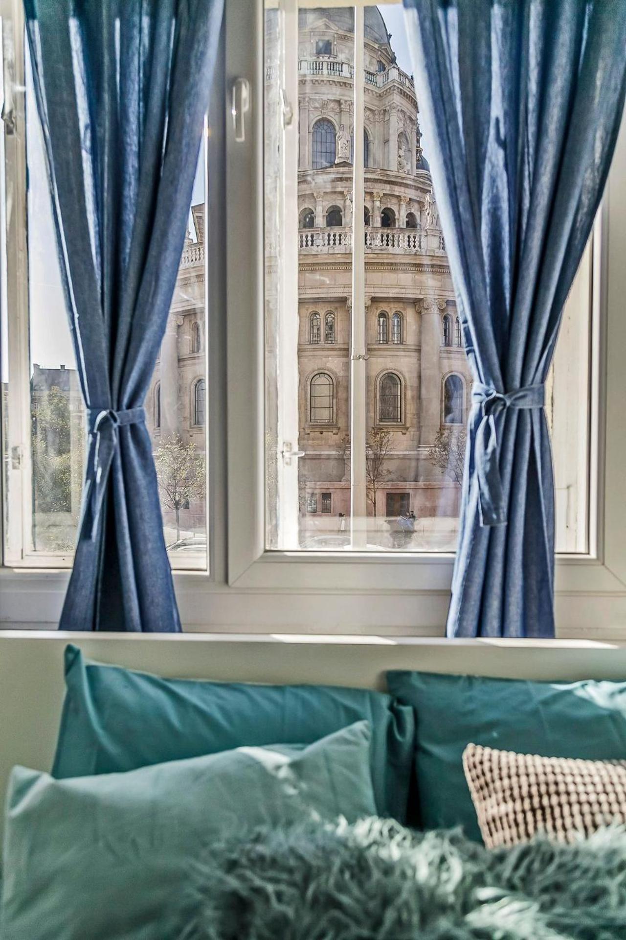 Cozy 4 Bedroom Apartment Overlooking The Basilica Budapest Exterior photo